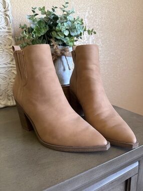 Universal Thread Tan Pointed Ankle Booties with Block Heel